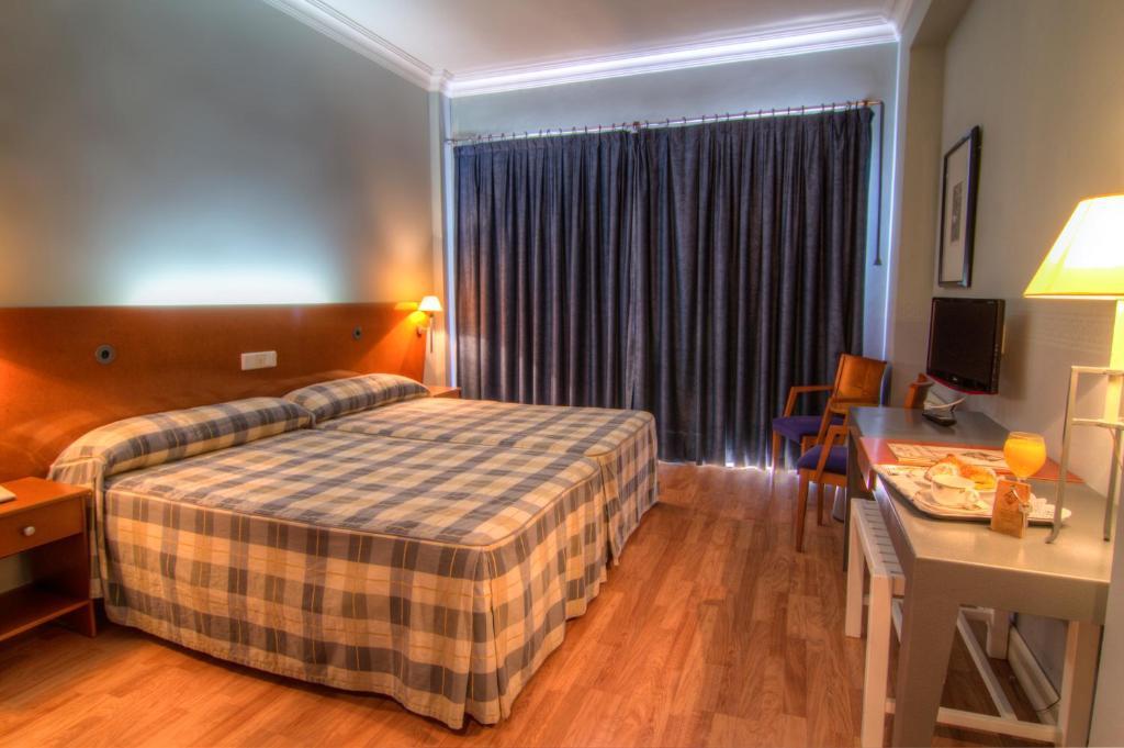 Hotel Azar Plasencia Pokoj fotografie